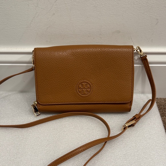 Tory Burch Handbags - Tory Burch brown Leather Crossbody Bag